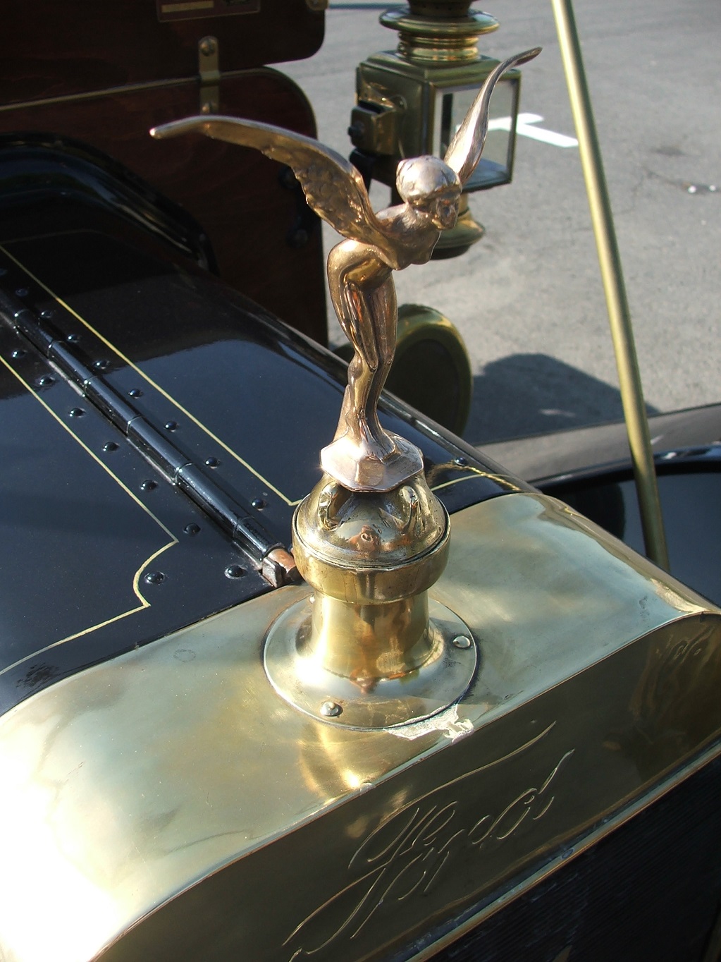 Bouchon De Radiateur De Voiture Ancienne - Pièce Classique - Occasion Bon état